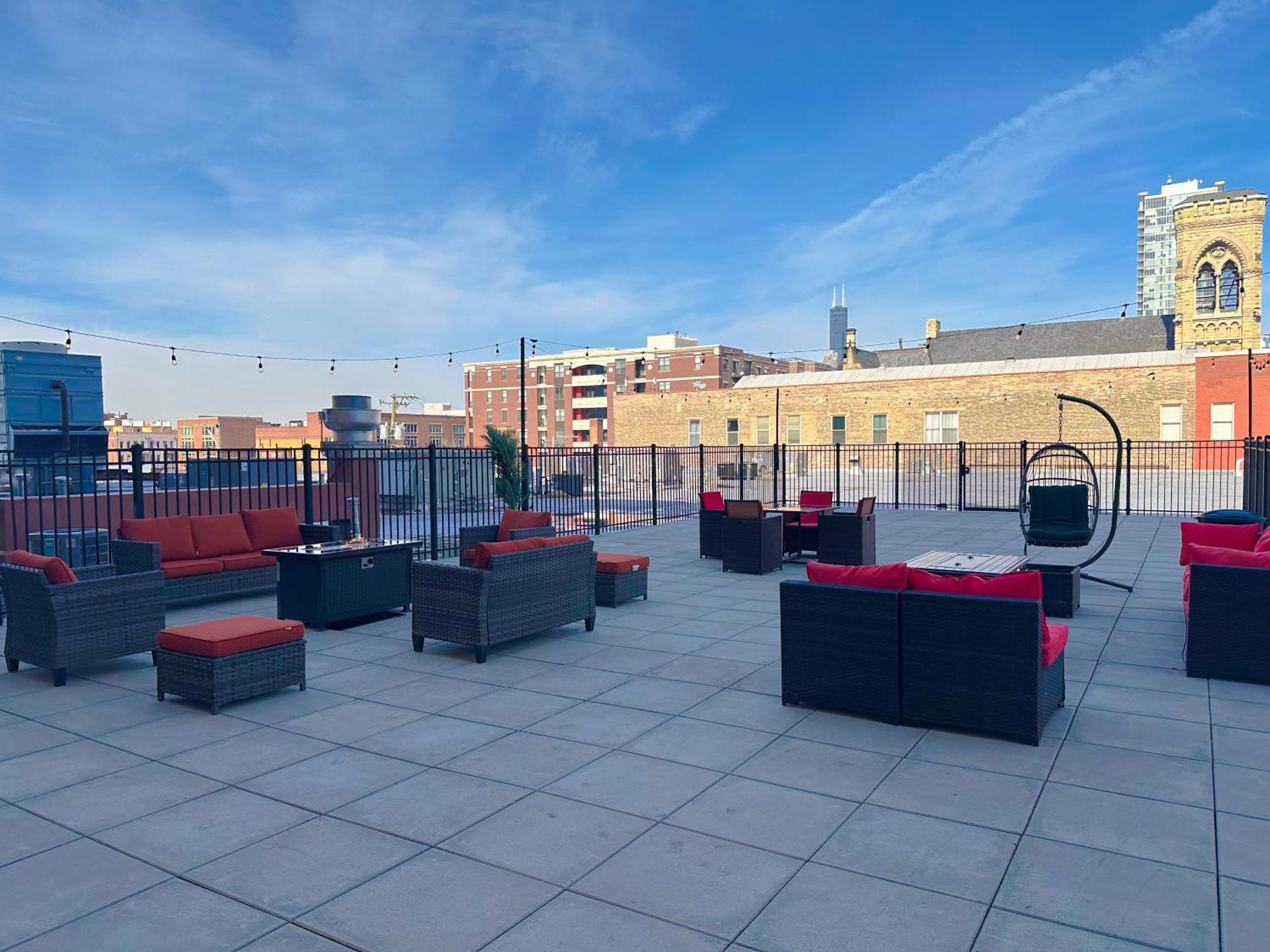 Bright 2Br Luxury Corner Suite With Optional Parking Sleeps 6 Guests Near Mccormick Place And Soldier Field Chicago Extérieur photo