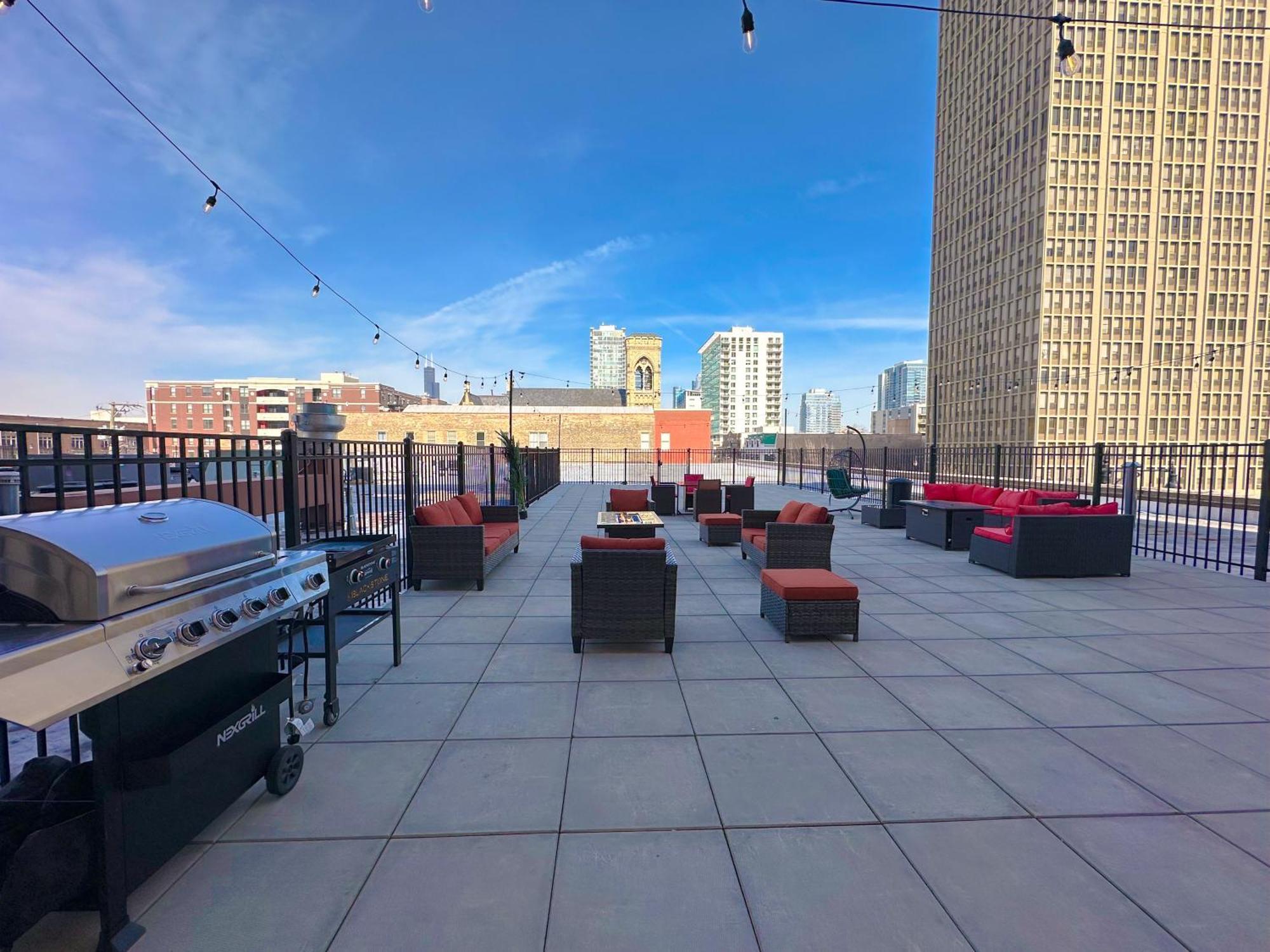 Bright 2Br Luxury Corner Suite With Optional Parking Sleeps 6 Guests Near Mccormick Place And Soldier Field Chicago Extérieur photo