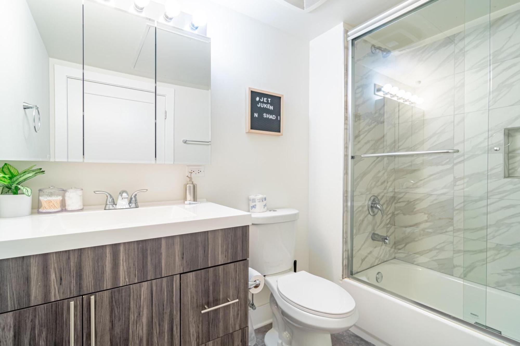 Bright 2Br Luxury Corner Suite With Optional Parking Sleeps 6 Guests Near Mccormick Place And Soldier Field Chicago Extérieur photo