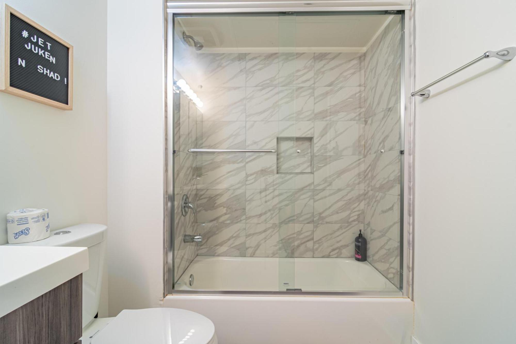 Bright 2Br Luxury Corner Suite With Optional Parking Sleeps 6 Guests Near Mccormick Place And Soldier Field Chicago Extérieur photo