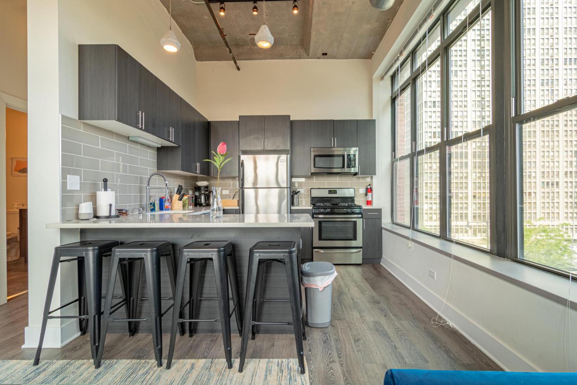 Bright 2Br Luxury Corner Suite With Optional Parking Sleeps 6 Guests Near Mccormick Place And Soldier Field Chicago Extérieur photo