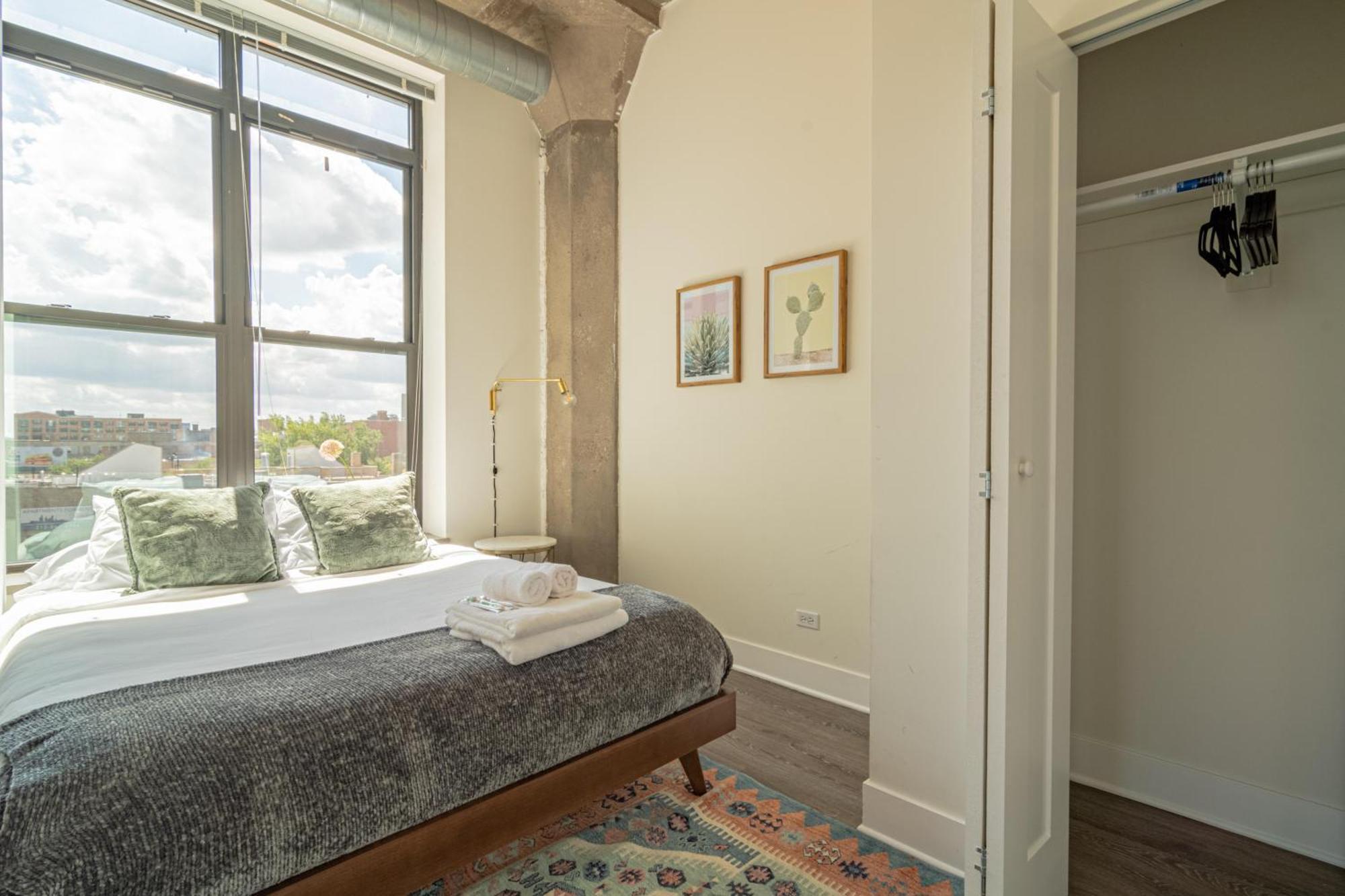 Bright 2Br Luxury Corner Suite With Optional Parking Sleeps 6 Guests Near Mccormick Place And Soldier Field Chicago Extérieur photo