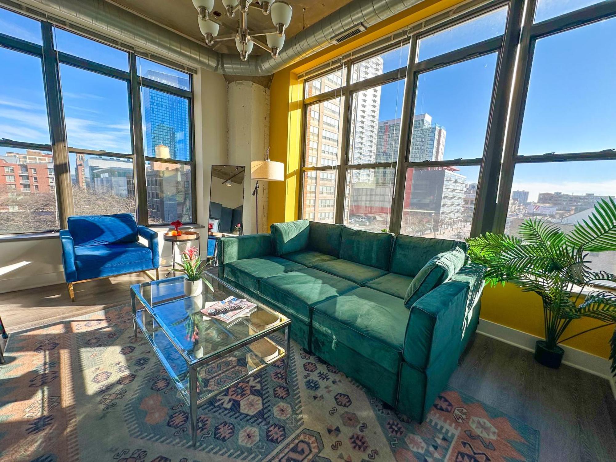 Bright 2Br Luxury Corner Suite With Optional Parking Sleeps 6 Guests Near Mccormick Place And Soldier Field Chicago Extérieur photo