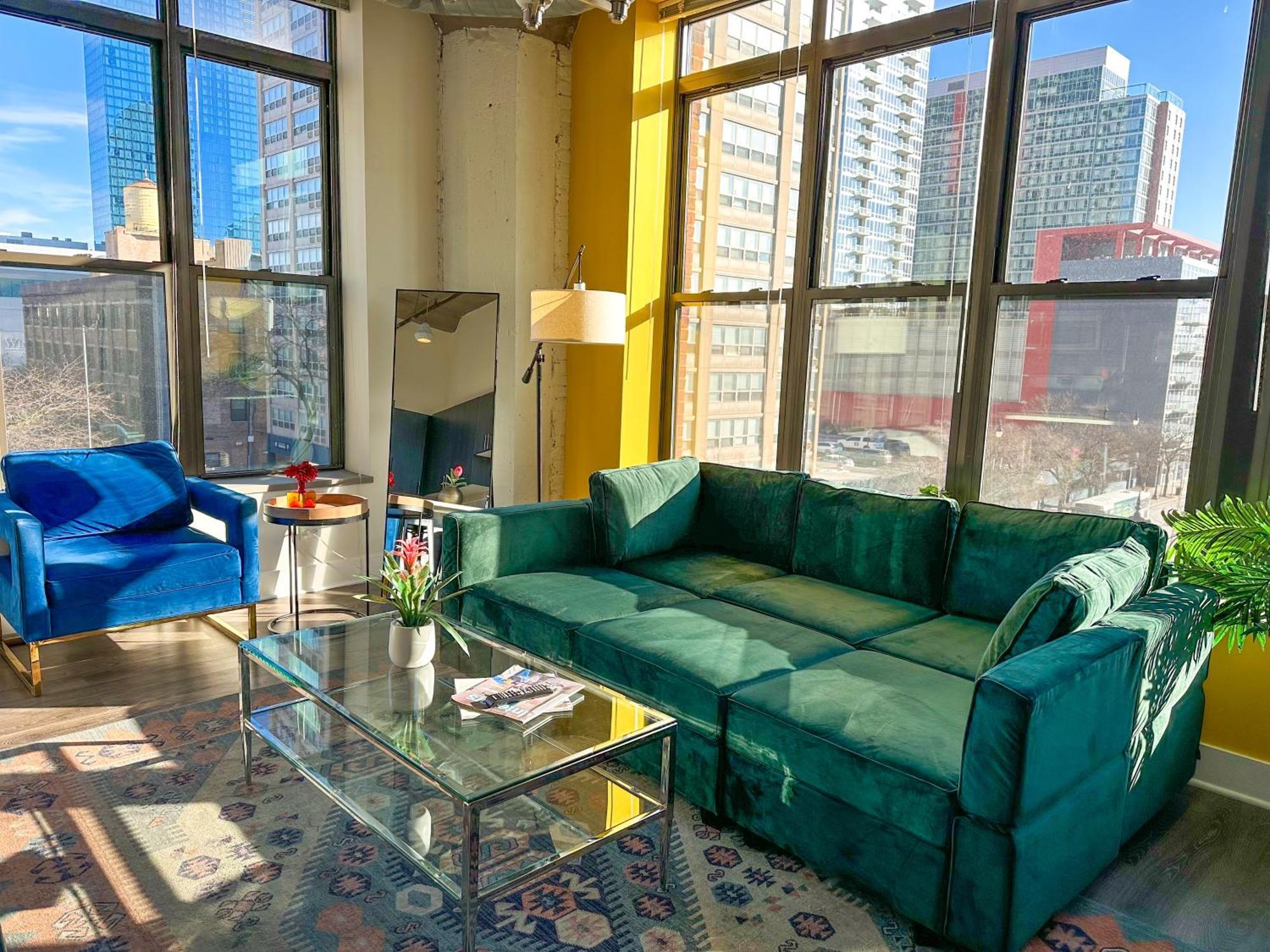 Bright 2Br Luxury Corner Suite With Optional Parking Sleeps 6 Guests Near Mccormick Place And Soldier Field Chicago Extérieur photo